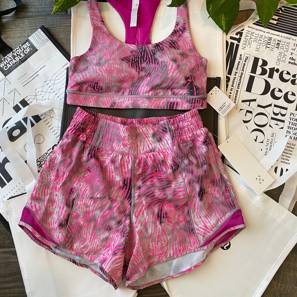 Lululemon Seawheeze 2021 Hotty Hot High-Rise Lined Short 4” - Picture 2 of 6